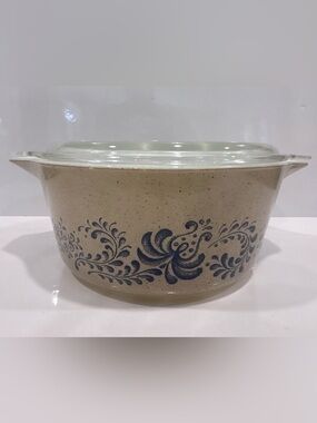 Vintage Pyrex 475-b homestead blue floral 2.4qt round casserole w 475-c lid